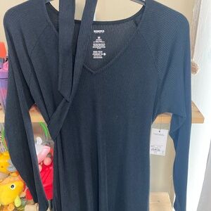 Sonoma Black Ribbed maternity top